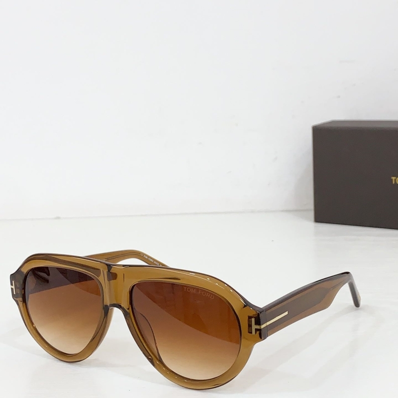 TOM FORD